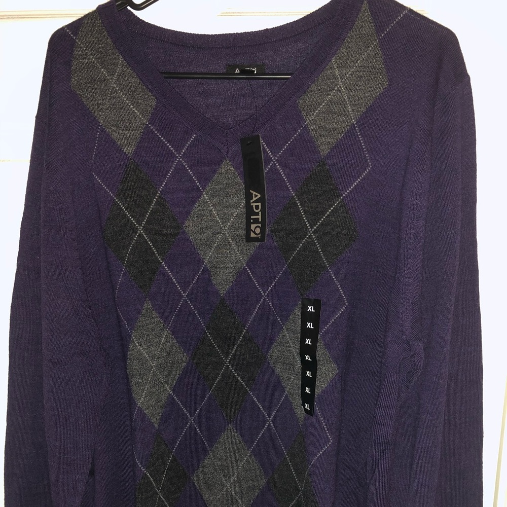 Argyle sweater 💜🖤